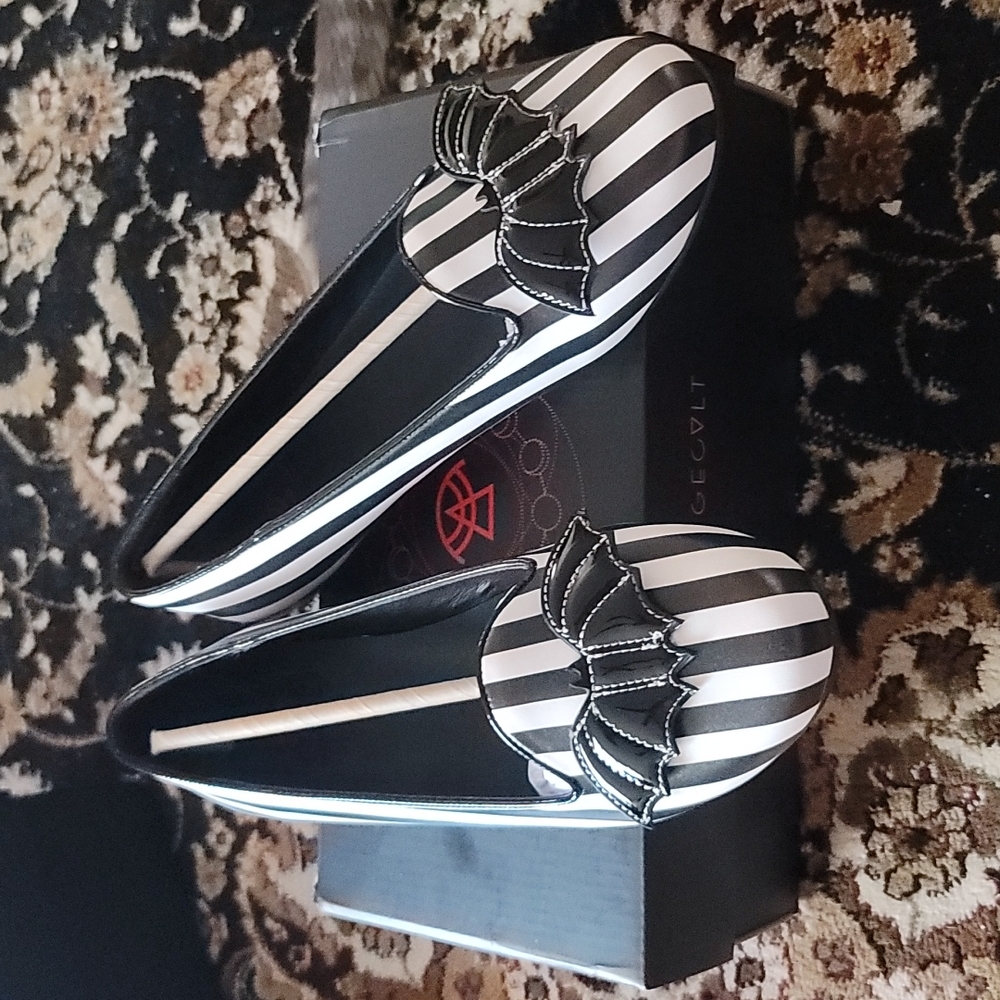 Strange Cvlt size 9 Lydia Bat Flat new in box